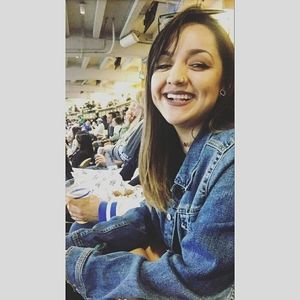 Meet your Posher, Roxana